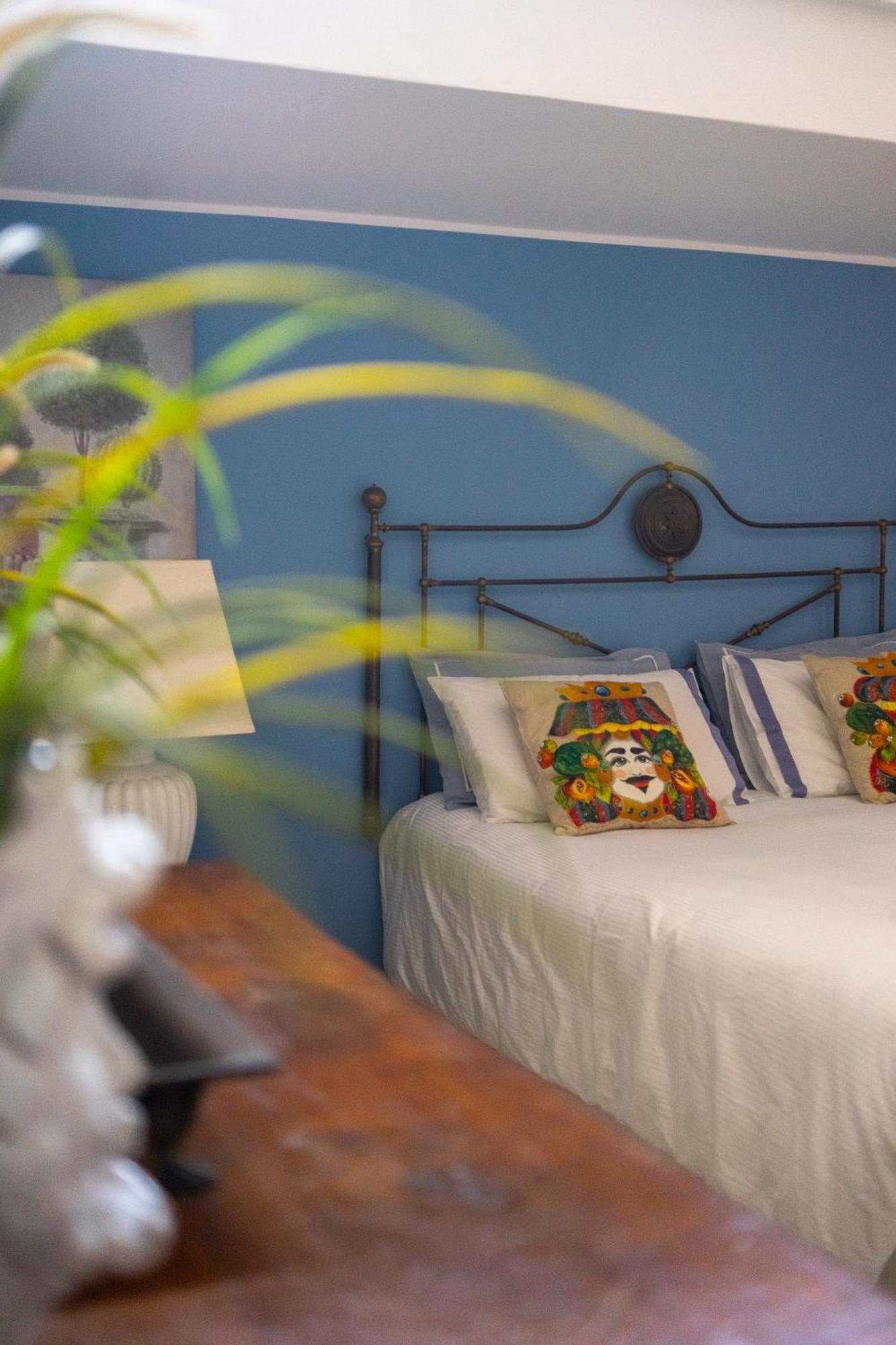 Guest House Antichi Ulivi モンデッロ エクステリア 写真